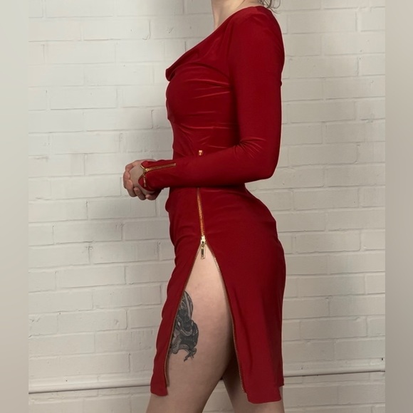 Stunning Caché Red Dress with Zipper Detail - Picture 2 of 8